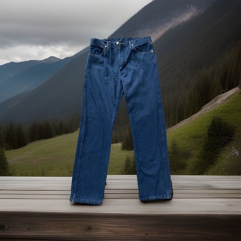 Wrangler 1013MWZPW Size 33 X 32 Prewashed Indigo Cowboy Cut Denim Blue